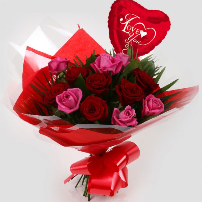Love You Balloon & Blush Roses BouquetI Love You Balloon & Blush Roses, 12 Roses, in pretty Pink and in Red, is a classic choice, ready to be displayed instantly. Beautifully wrapped and tied with ribbon.£19.99