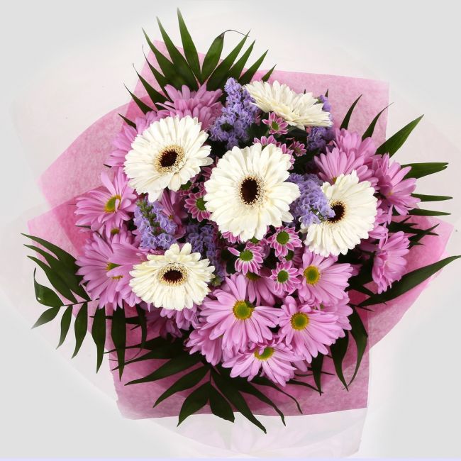 Birthday Balloon & Pink Santini FlowersBirthday Balloon & Pink Santini Bouquet, Pink Santini, Pink Chrysanthemums, Statice with White Germini combine with Foliage to create this beautifull Bouquet.£19.99